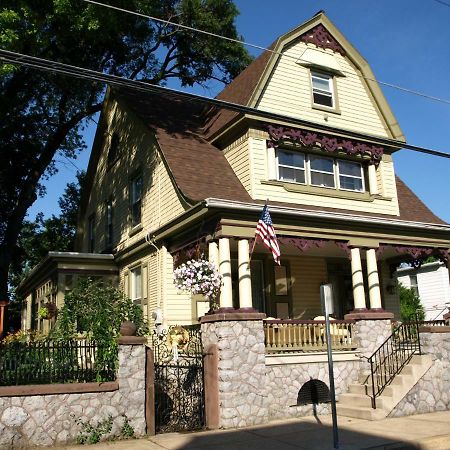 Manheim Manor Bed & Breakfast Exterior photo