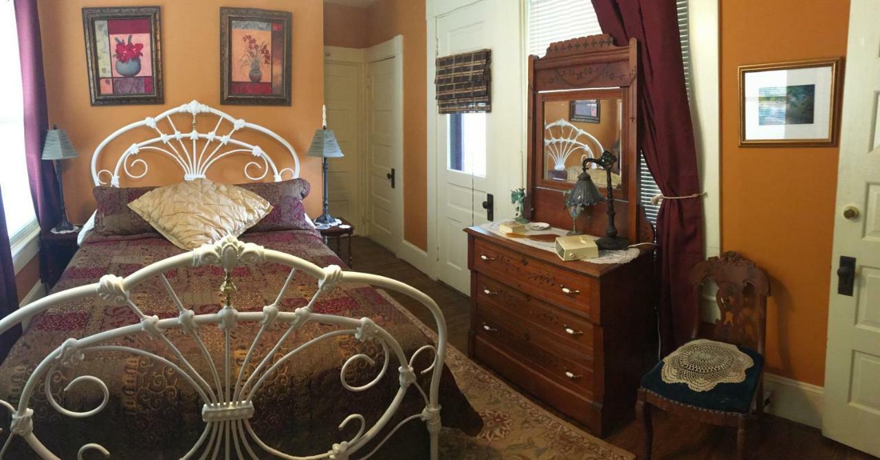 Manheim Manor Bed & Breakfast Exterior photo